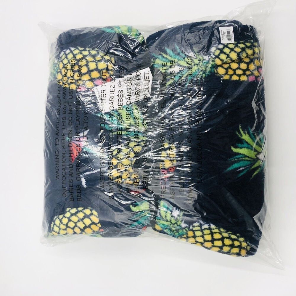 Brand New Vera Bradley Fleece Throw Blanket Toucan Party Pineapples Warm Blanket